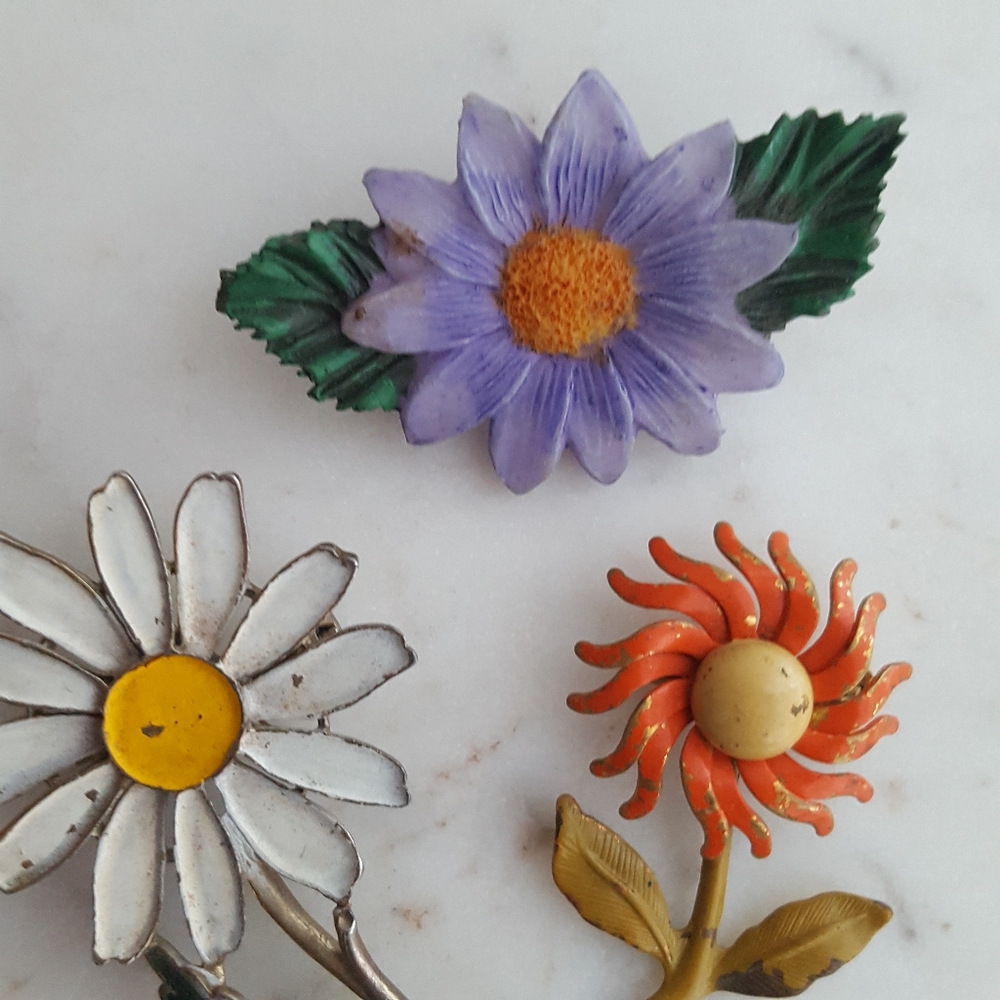 🌙Vintage Floral 3 Brooch Collection🌸 - Picture 5 of 9